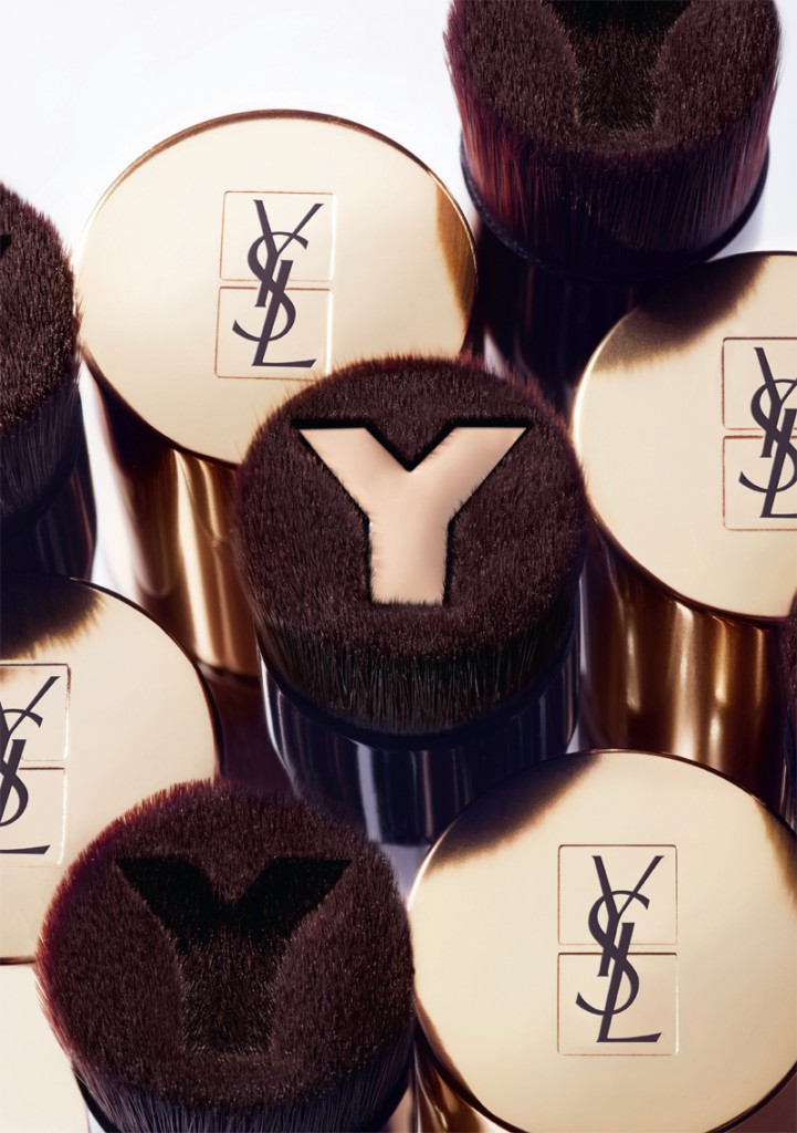 070_YSL_CADRAGE TOUCHE ECLAT PINCEAUX_210X297
