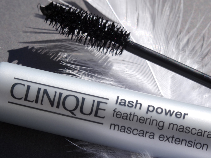 BeautyBlog-mine-mascaravalg-clinique-lash-power-feathering